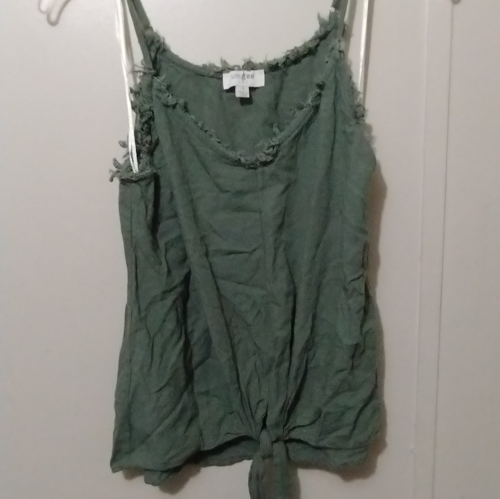 UMGEE green size medium spaghetti strap cute shirt